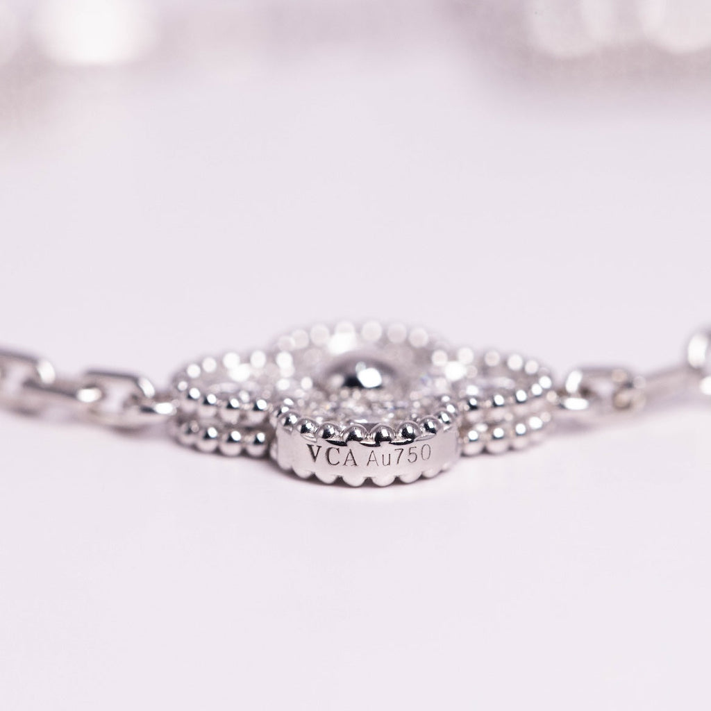 https://cdn.shopify.com/s/files/1/0679/7780/6117/files/3F0A0353.jpg?v=1765118058