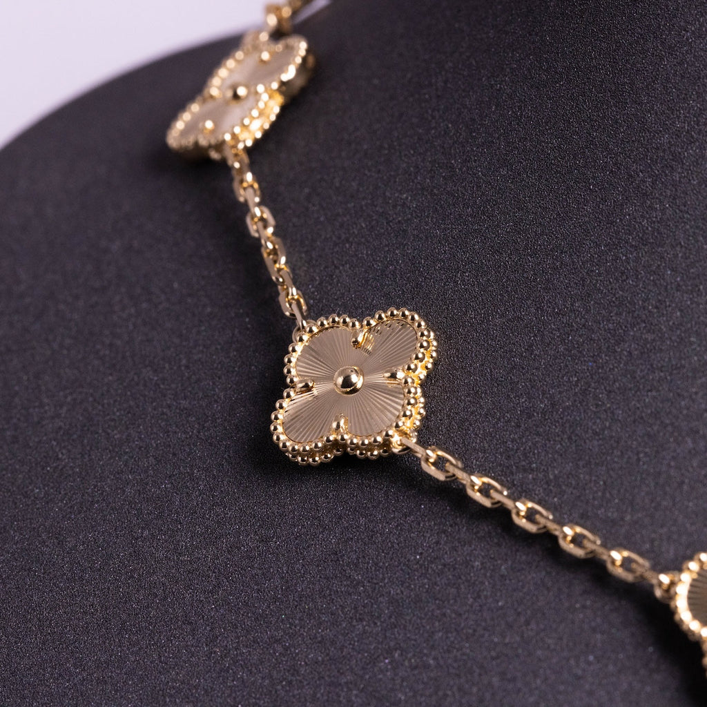 https://cdn.shopify.com/s/files/1/0679/7780/6117/files/3F0A0517.jpg?v=1765136969