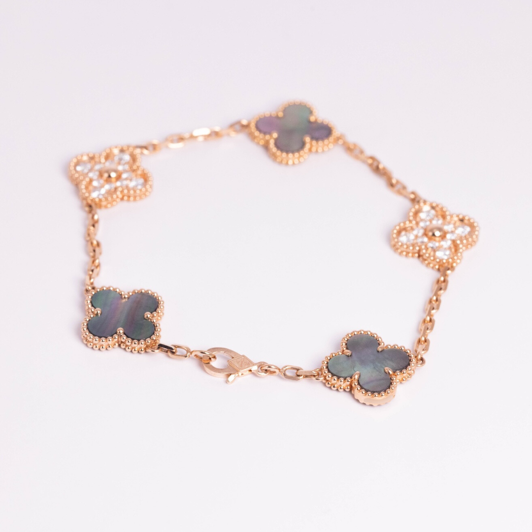 https://cdn.shopify.com/s/files/1/0679/7780/6117/files/edited_5.png?v=1765118887